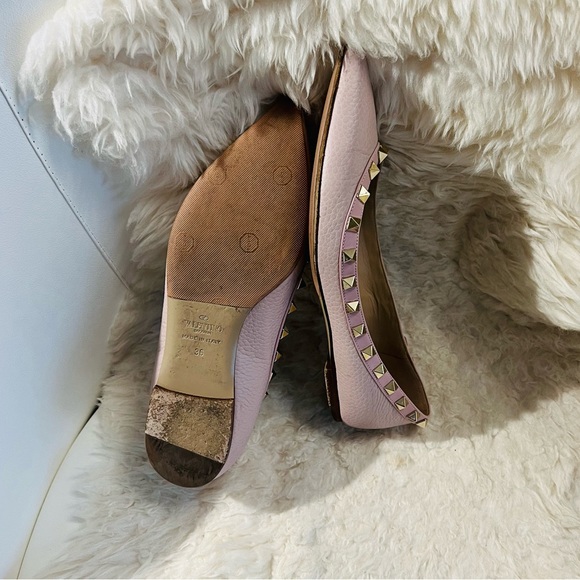 Valentino Grainy Beige Rockstud Flats - Picture 5 of 13